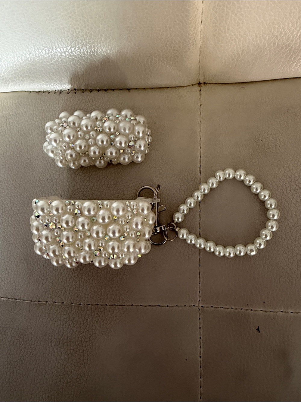 Air Pods Generation 3 case Pearl Beaded Wristlet Keychain - White